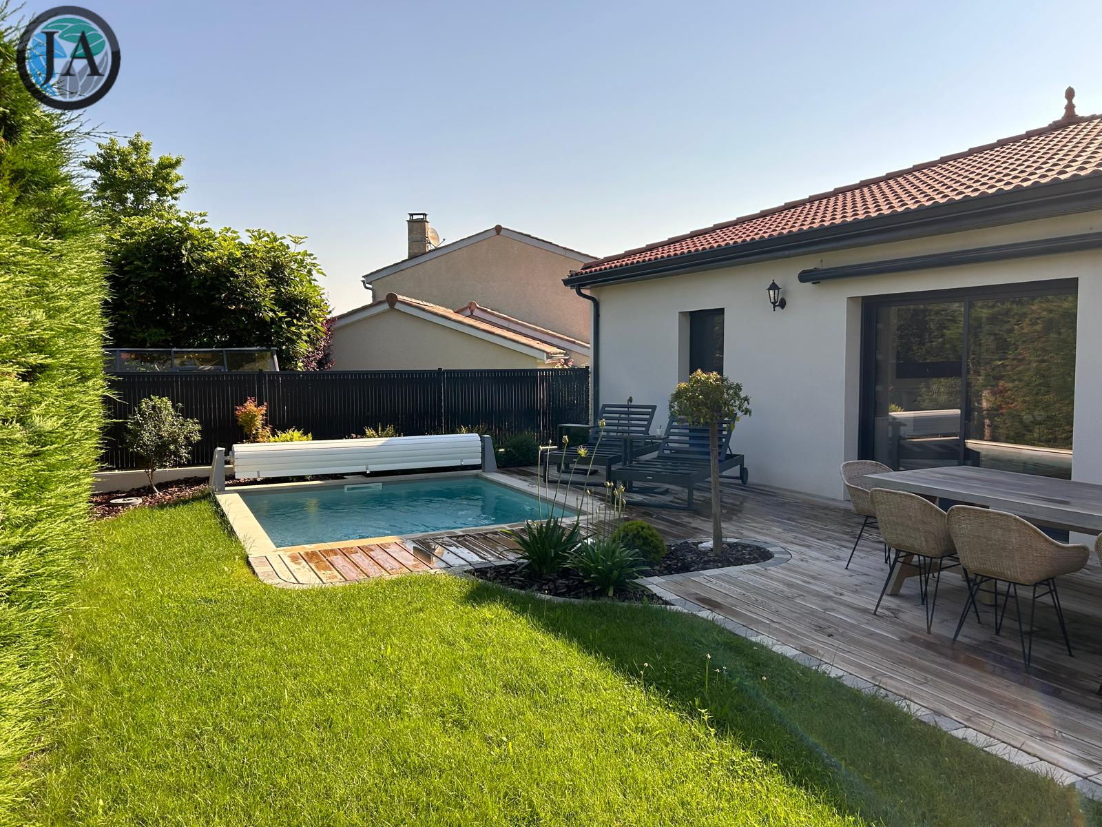 Nouvelle réalisation petite piscine et paysage